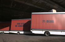 Auf 3 Werbetafeln fordern Aktivisten Gerechtigkeit