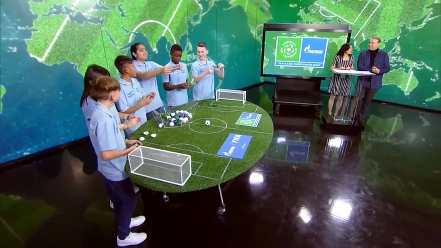 Football for friendship sets stage for 2018 World Cup