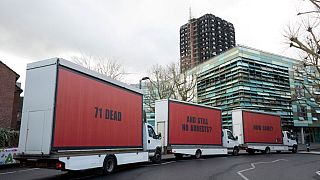 "¿71 muertos y ningún arresto?", preguntan 'Tres anuncios en las afueras' de Londres