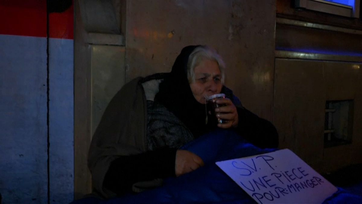 Власти Парижа посчитали бездомных