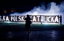 كيف تستخدم الشعارات الدينية لتغذية التطرف الديني في بولندا؟