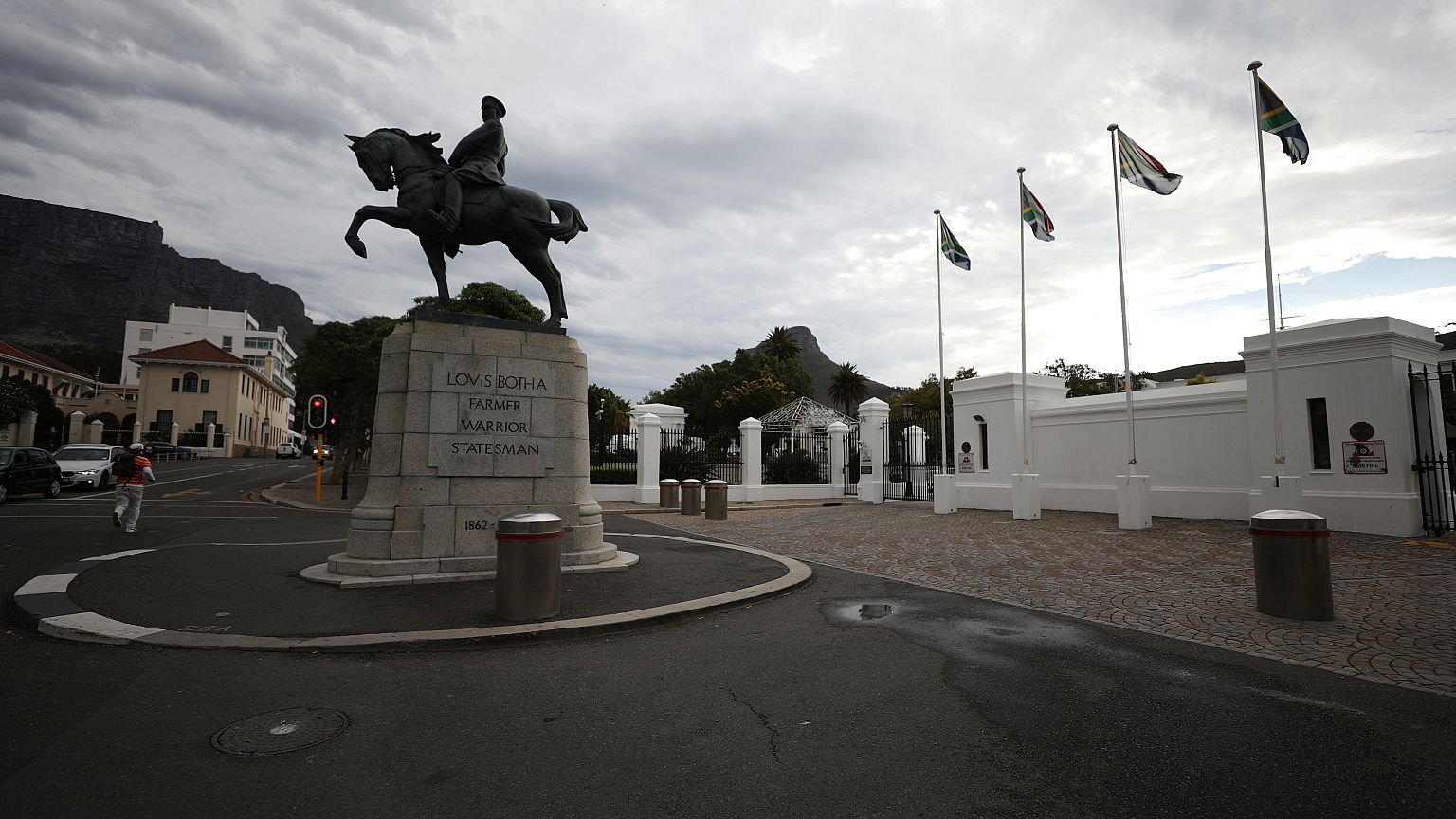 Νότια Αφρική: Από το κλαμπ των Brics στην κρίση