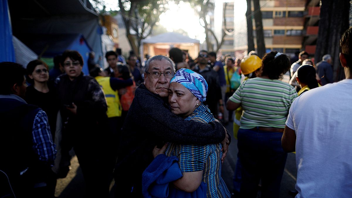 La paura dei residenti che si sono riversati in strada a Città del Messico