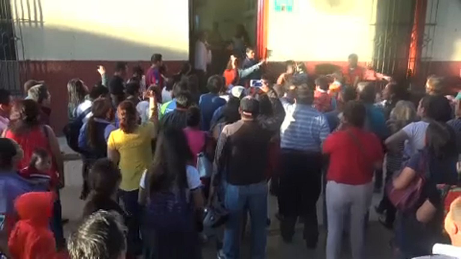 Novo sismo de 7.2 na escala de Richter abala o México