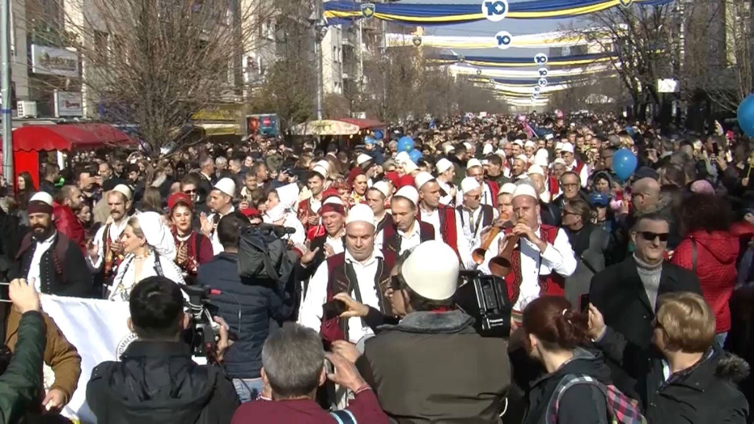 Kosovo festeja el décimo aniversario de su independencia