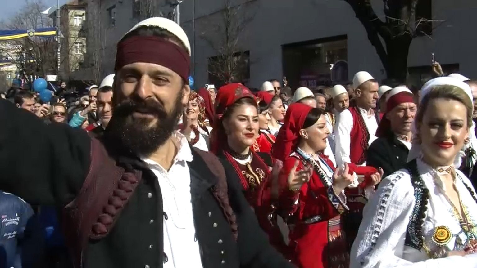 Zehn Jahre Kosovo: "An diesem Tag fühle ich mich sehr froh,  ja"