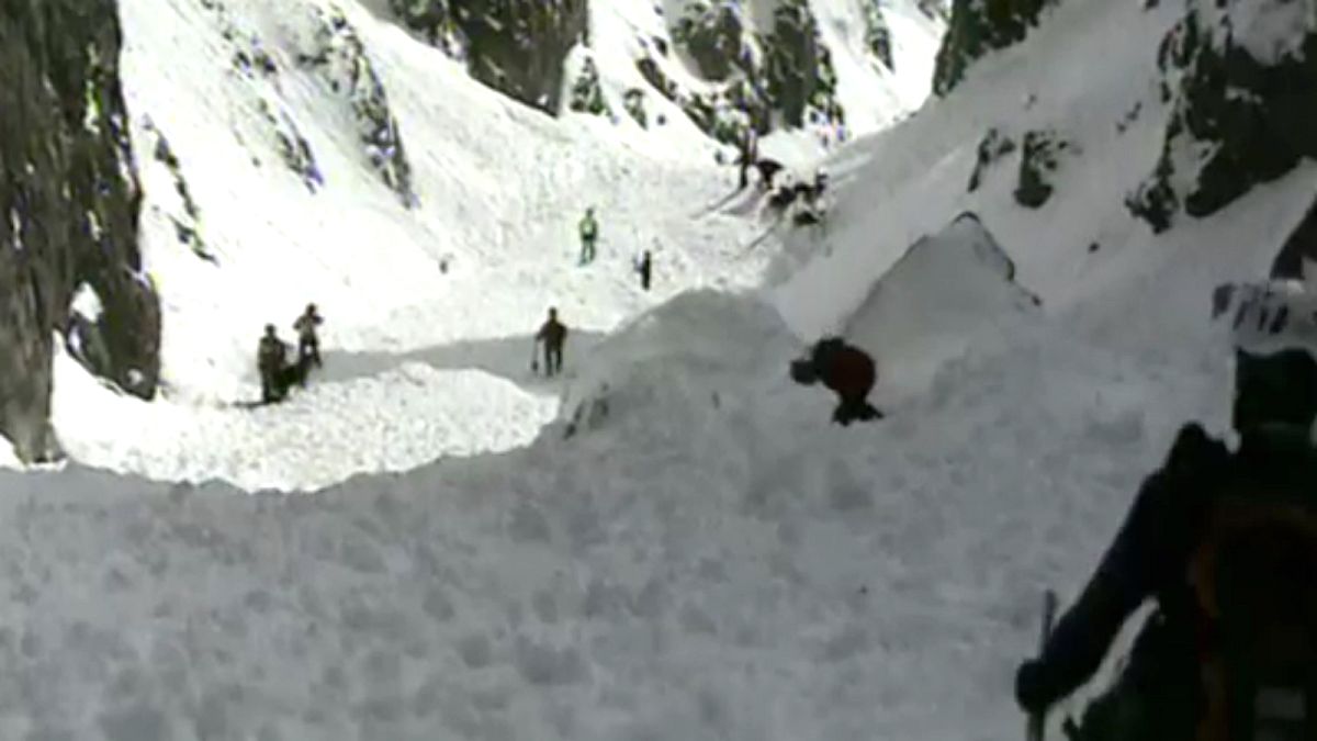 Italie : deux secouristes meurent dans une avalanche