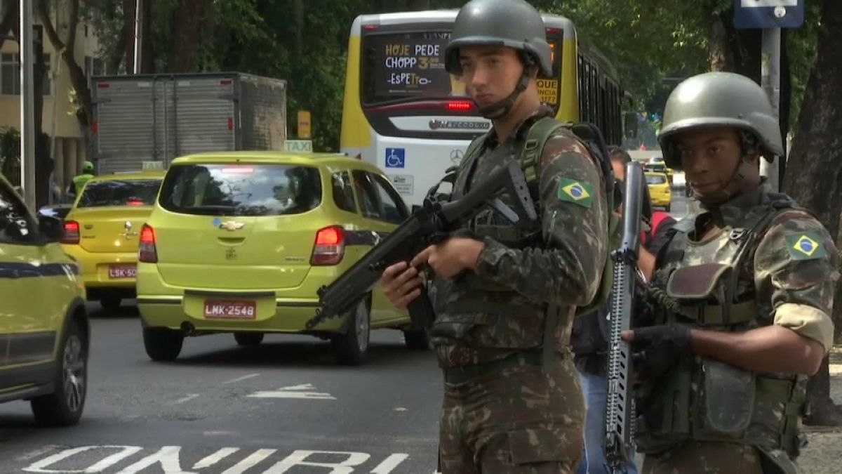 Порядок в Рио-де-Жанейро обеспечит армия