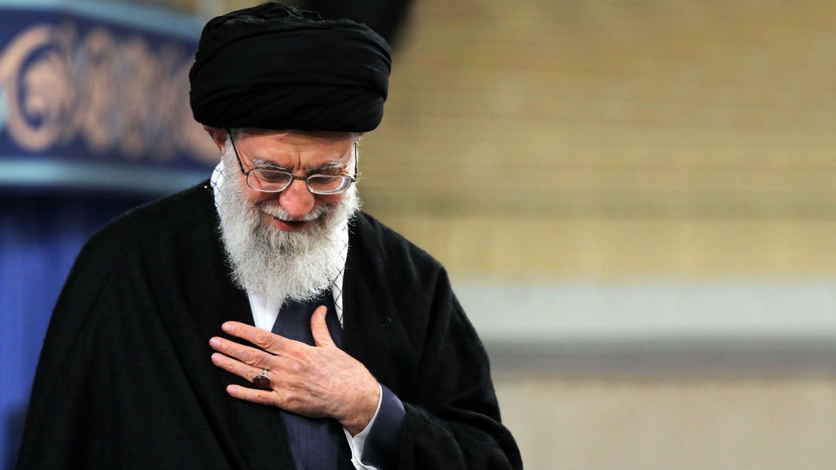 علی خامنه‌ای: انتقاد از این حقیر منافاتی با ایستادگی پای نظام اسلامی ندارد