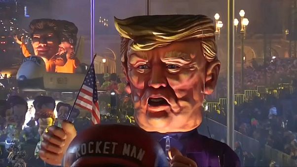 Le carnaval de Nice singe Trump et Kim Jong-Un Le carnaval de Nice singe Trump et Kim Jong-Un