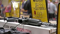 Lágrimas y rifles de asalto a una hora de distancia