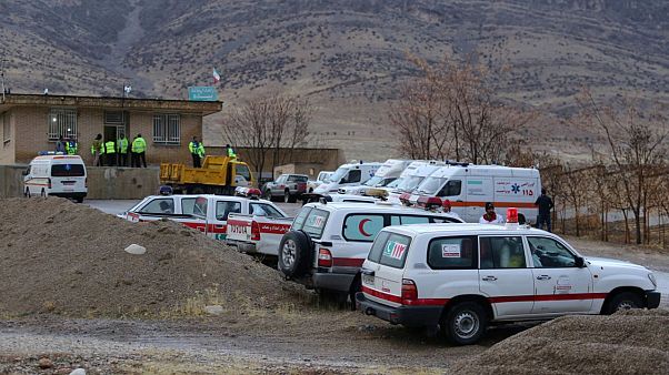 İran'da 66 kişinin bulunduğu yolcu uçağı düştü İran'da 66 kişinin bulunduğu yolcu uçağı düştü