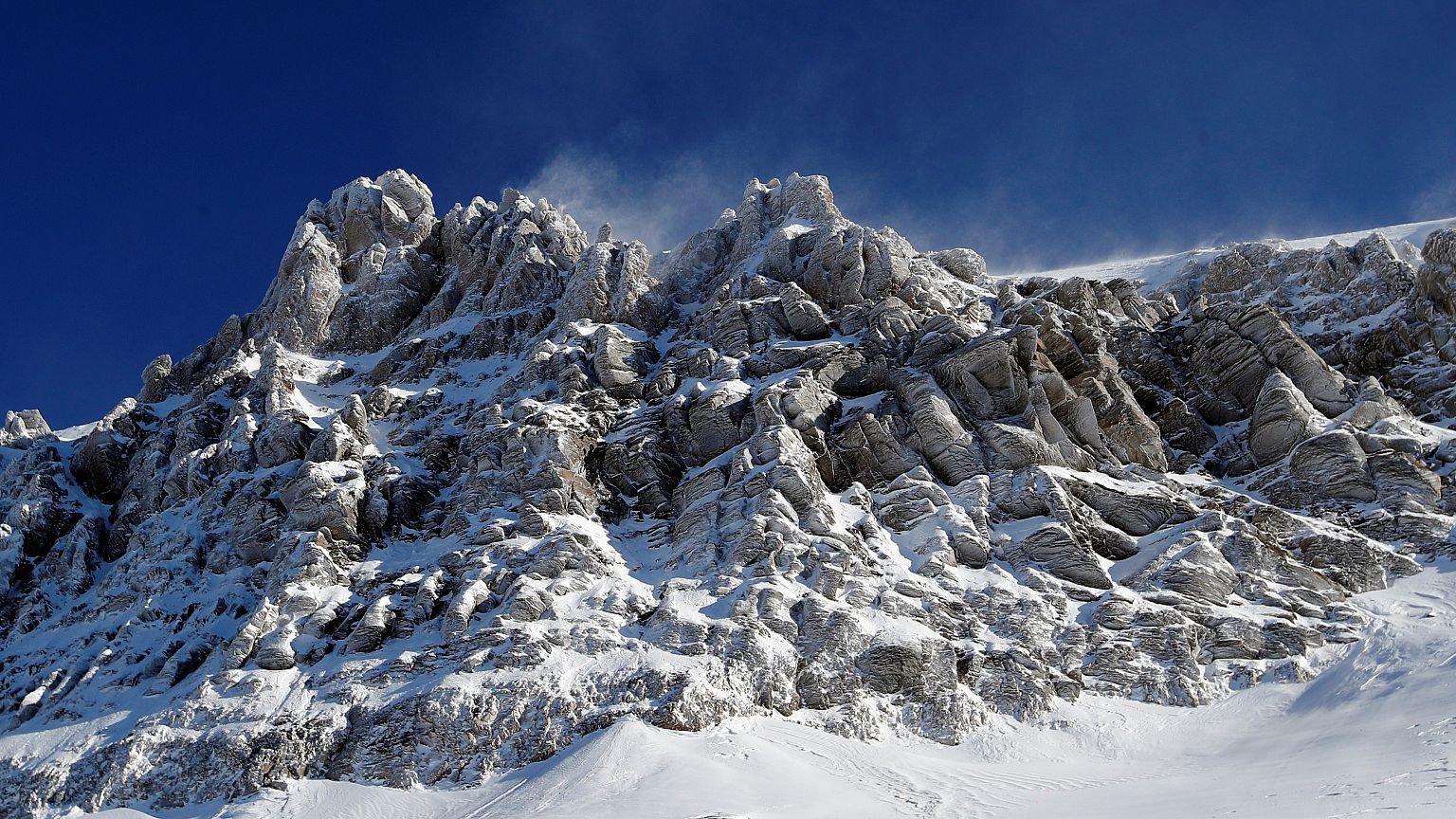 Four skiers die in one day in France