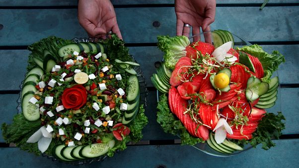 Berlin'de topraksız salata yetiştirip sunan restorana büyük ilgi Berlin'de topraksız salata yetiştirip sunan restorana büyük ilgi