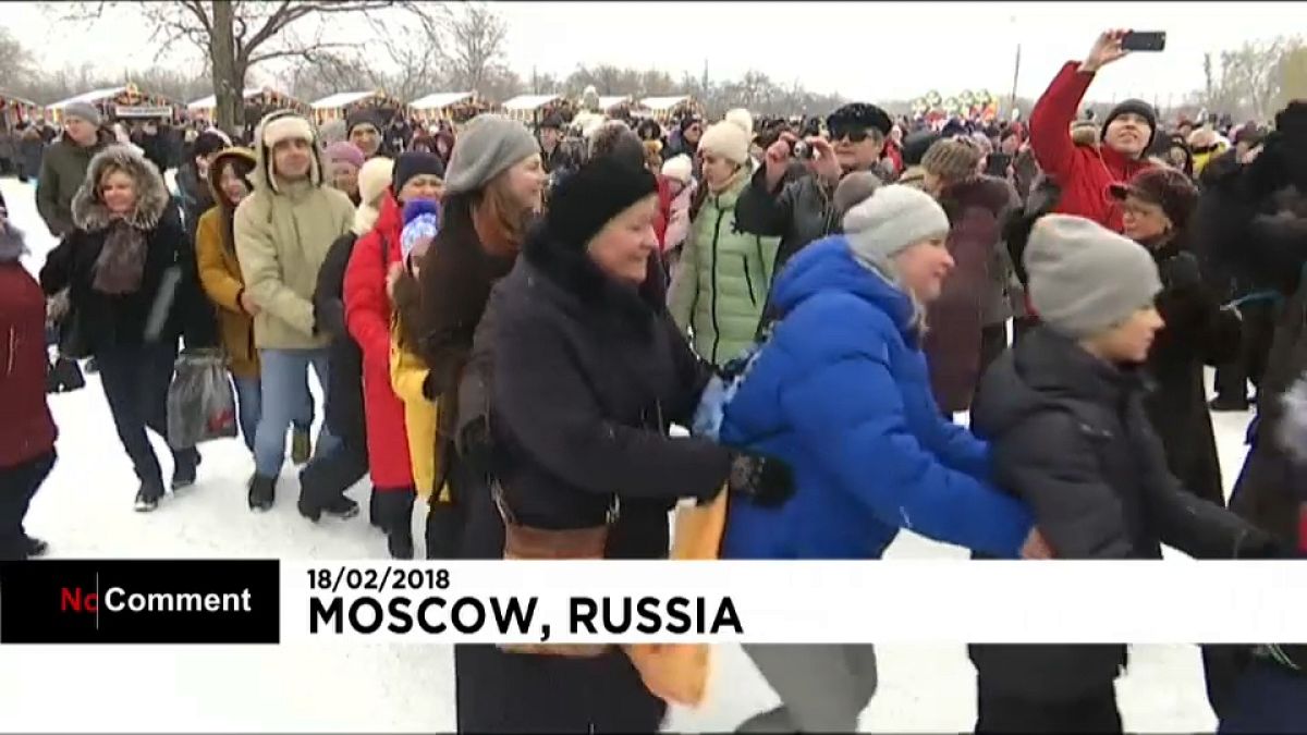 Rusia celebra la fiesta de los crepes, que da paso a la Cuaresma