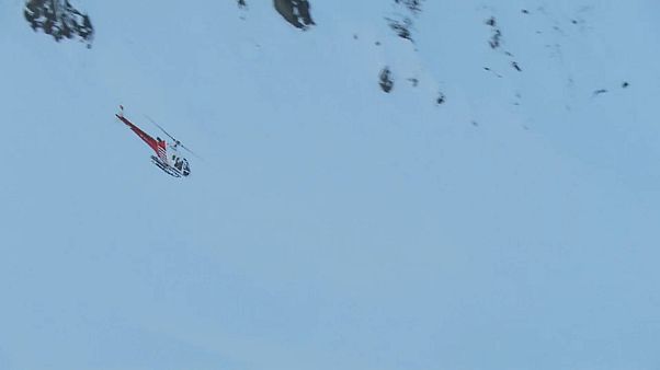 Quatro pessoas morrem na neve nas montanhas francesas Quatro pessoas morrem na neve nas montanhas francesas