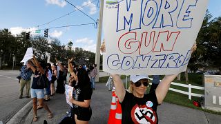 Sobreviventes do tiroteio na Florida organizam marcha de protesto