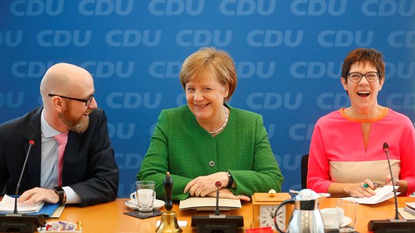 Merkel-Vertraute Kramp-Karrenbauer (55) soll CDU-Generalsekretärin werden Merkel-Vertraute Kramp-Karrenbauer (55) soll CDU-Generalsekretärin werden