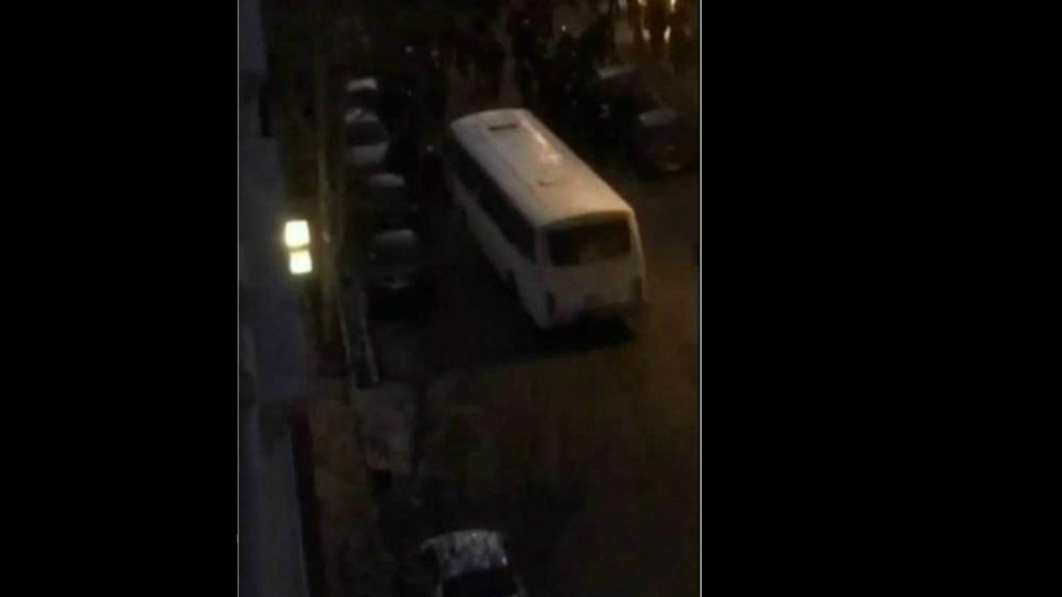 شاهد لحظة دهس 3 ضباط إيرانيين في العاصمة طهران 