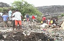 Una avalancha de basura deja varios muertos en Mozambique