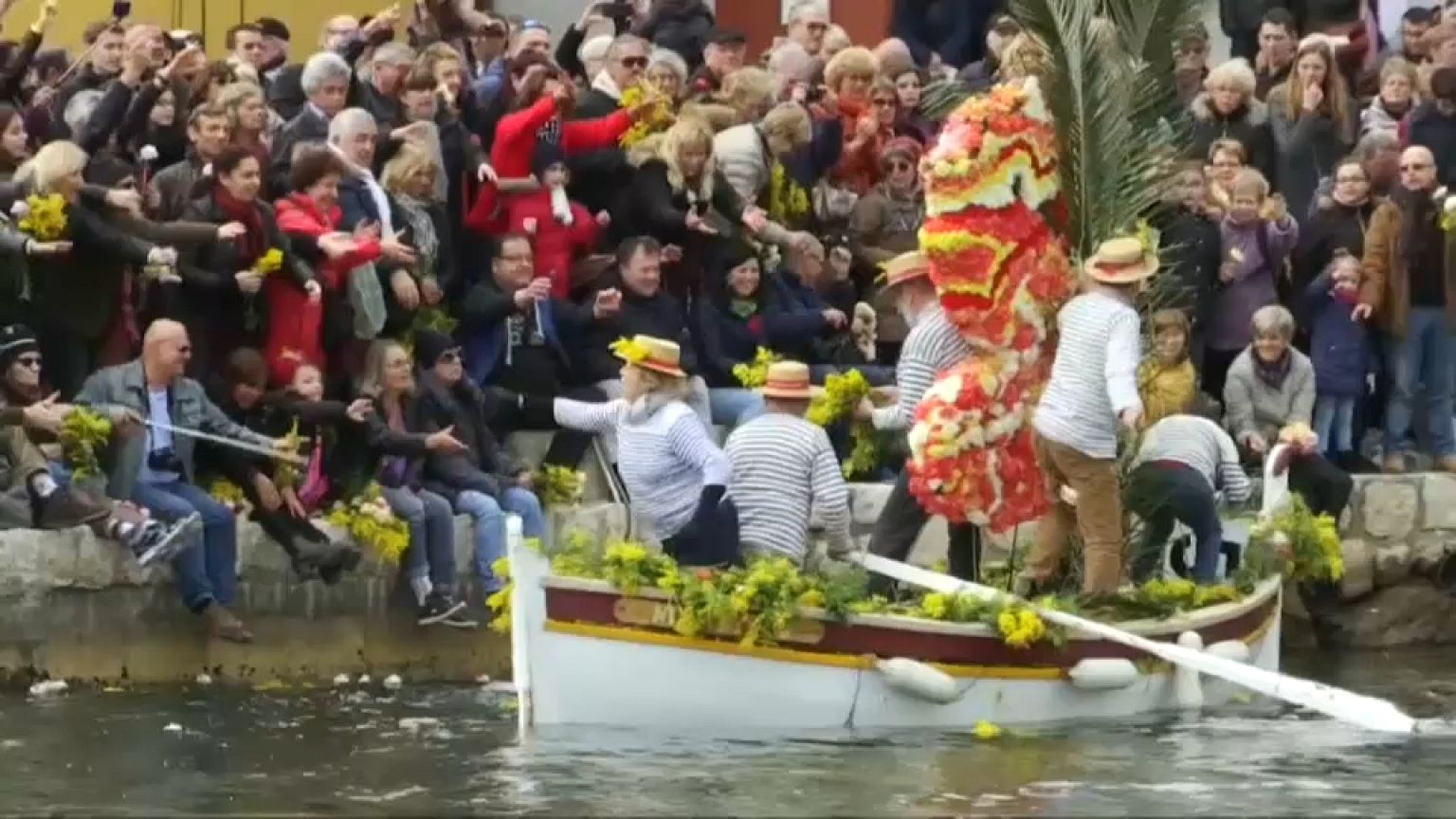Feuer frei mit Nelken: Blumenkarneval am Mittelmeer 