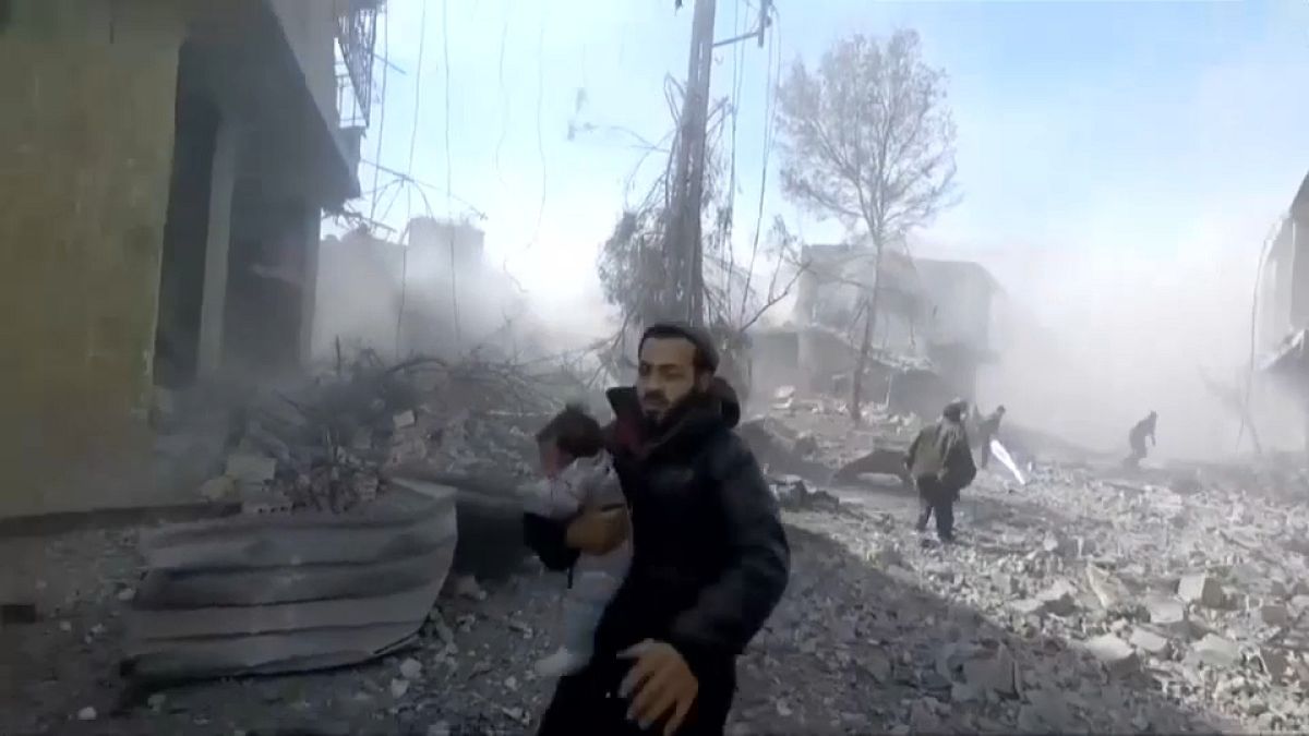 Mehr als 100 Tote nach Angriffen auf syrisches Rebellengebiet 