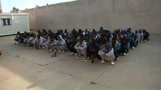 Líbia deporta 250 migrantes africanos