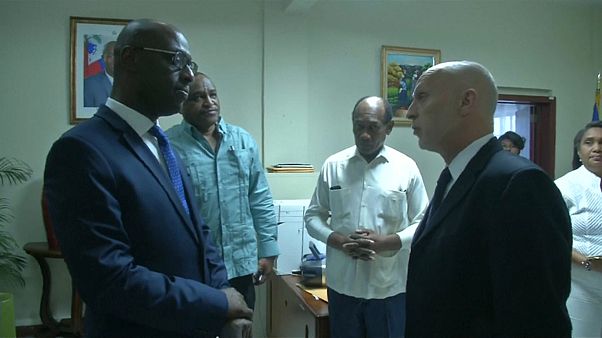 Oxfam Haiti'ye heyet göndererek özür diledi Oxfam Haiti'ye heyet göndererek özür diledi