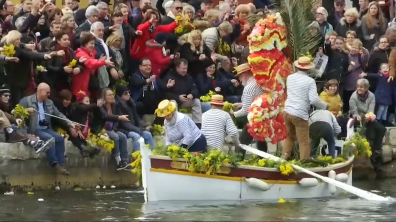 La battaglia dei fiori a Villefranche-sur-mer