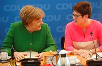 @_A_K_K_: Merkels Geheimwaffe oder biedere Provinzlerin?