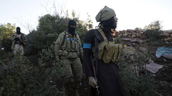 Militantes pró-Assad e exército turco entram em confronto em Afrin Militantes pró-Assad e exército turco entram em confronto em Afrin
