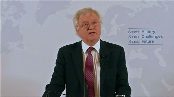 Großbritannien: "Kein Absturz in düstere Welt" Großbritannien: "Kein Absturz in düstere Welt"