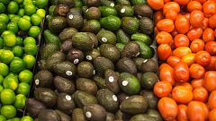 Which French fruits and vegetables are most likely to be contaminated with pesticides?