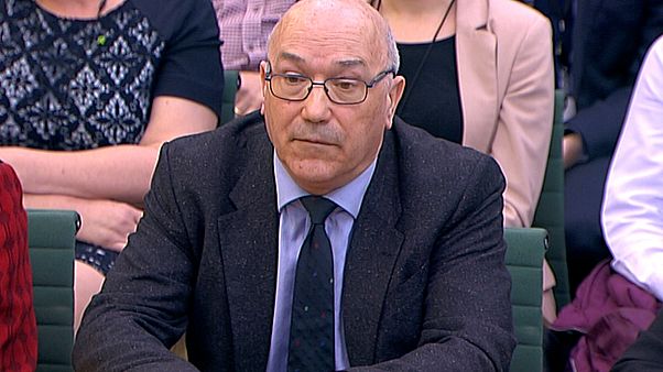 Scandalo Oxfam: l'Ong chiede scusa ai Comuni di Londra Scandalo Oxfam: l'Ong chiede scusa ai Comuni di Londra
