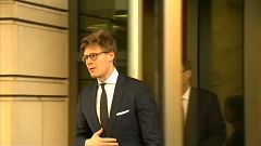 Trump-Russia investigation: Lawyer becomes 19th person charged, pleads guilty