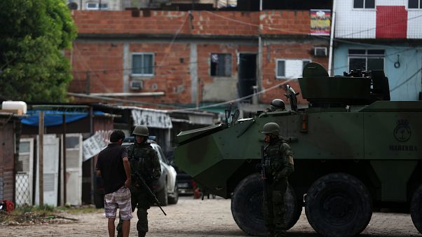 Senado aprova intervenção militar no Rio de Janeiro Senado aprova intervenção militar no Rio de Janeiro