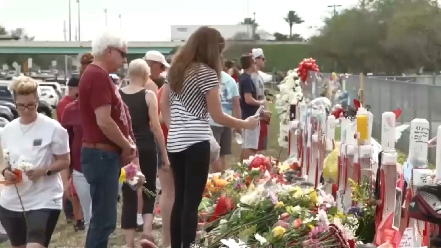 Victimas de Parkland piden más control de armas en EEUU