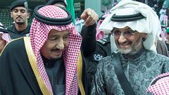 "الجنادرية" يشهد أول لقاء علني للملك سلمان والأمير الوليد بعد إطلاق سراحه