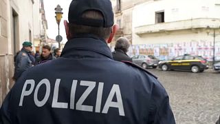 Castel Volturnóba több rendőrt ígért a leköszönő belügyminiszter