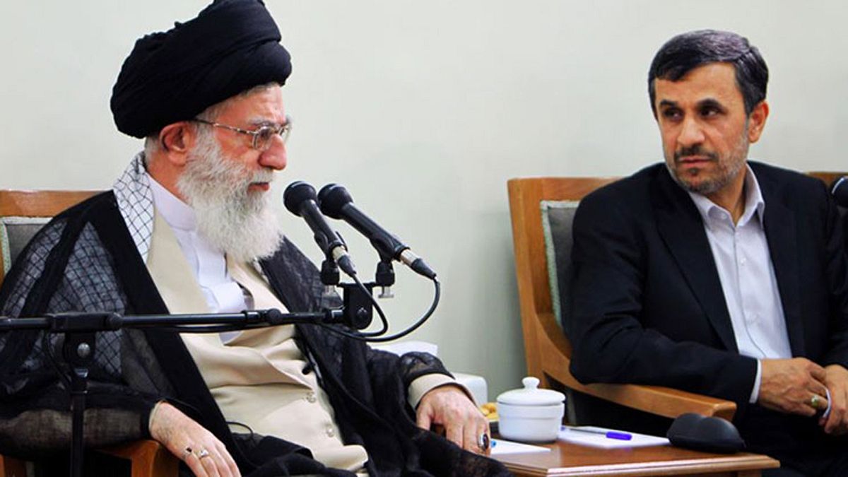 احمدی‌نژاد خطاب به خامنه‌ای: رئیس قوه قضاییه را برکنار و انتخابات زود هنگام برگزار کنید