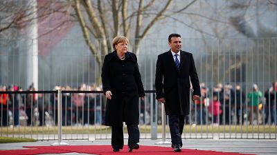 Μέρκελ: Πιο κοντά από ποτέ στη λύση του ονόματος της ΠΓΔΜ