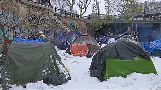 Francia: il governo lancia la stretta sui migranti