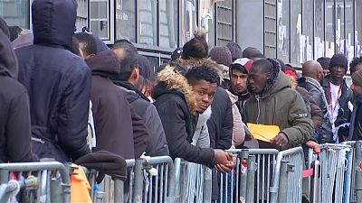 Projeto de lei sobre asilo e imigração está a dividir a França