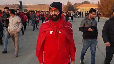 Iraniana vestiu-se de homem para poder entrar num estádio de futebol