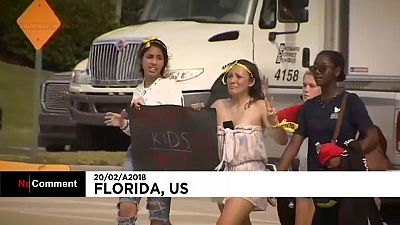 Manifestações contra o uso de armas na Flórida continuam