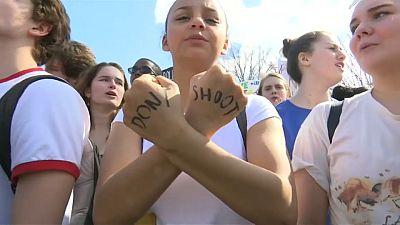 Armi: Trump riceve gli studenti e promette più controlli
