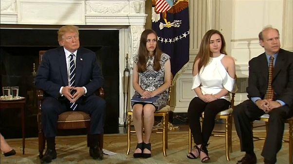 Trump: "armi agli insegnanti" Trump: "armi agli insegnanti"