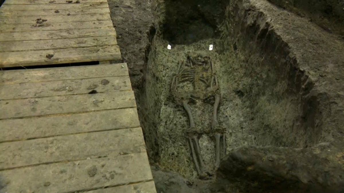 i resti di uno scheletro risalente all'anno 1000