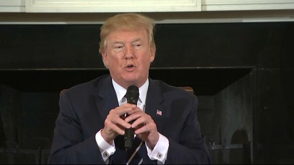 Trump: "Professori armati per evitare gli assalti" Trump: "Professori armati per evitare gli assalti"