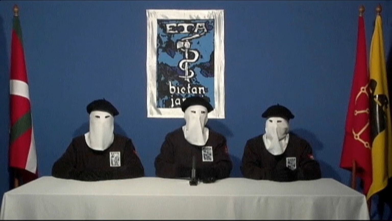 ETA vota sobre su disolución